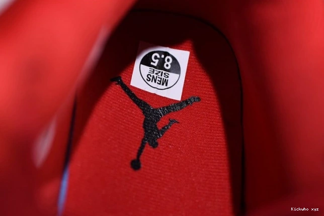 AV3914-600 4 Singles Air Day Jordan 0813